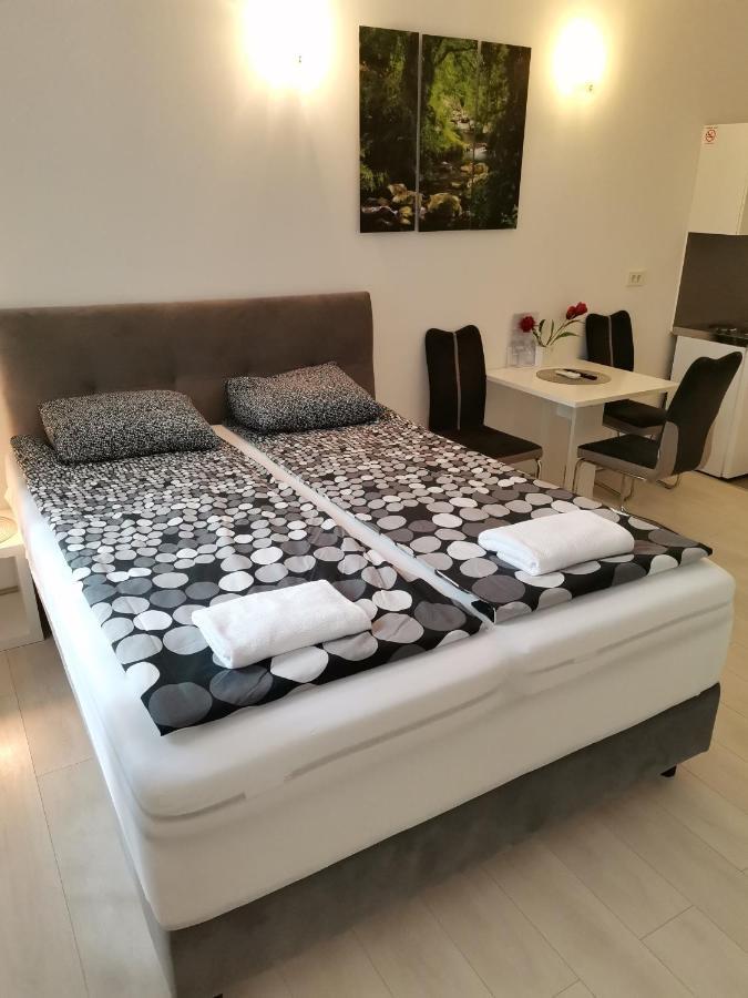 Apartments Petrova170 자그레브 외부 사진